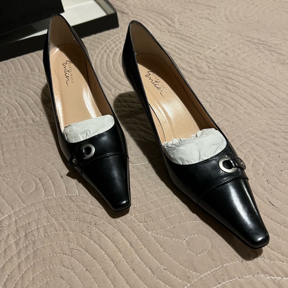 7.5N black Entier Classiques pumps. - Picture 1 of 5